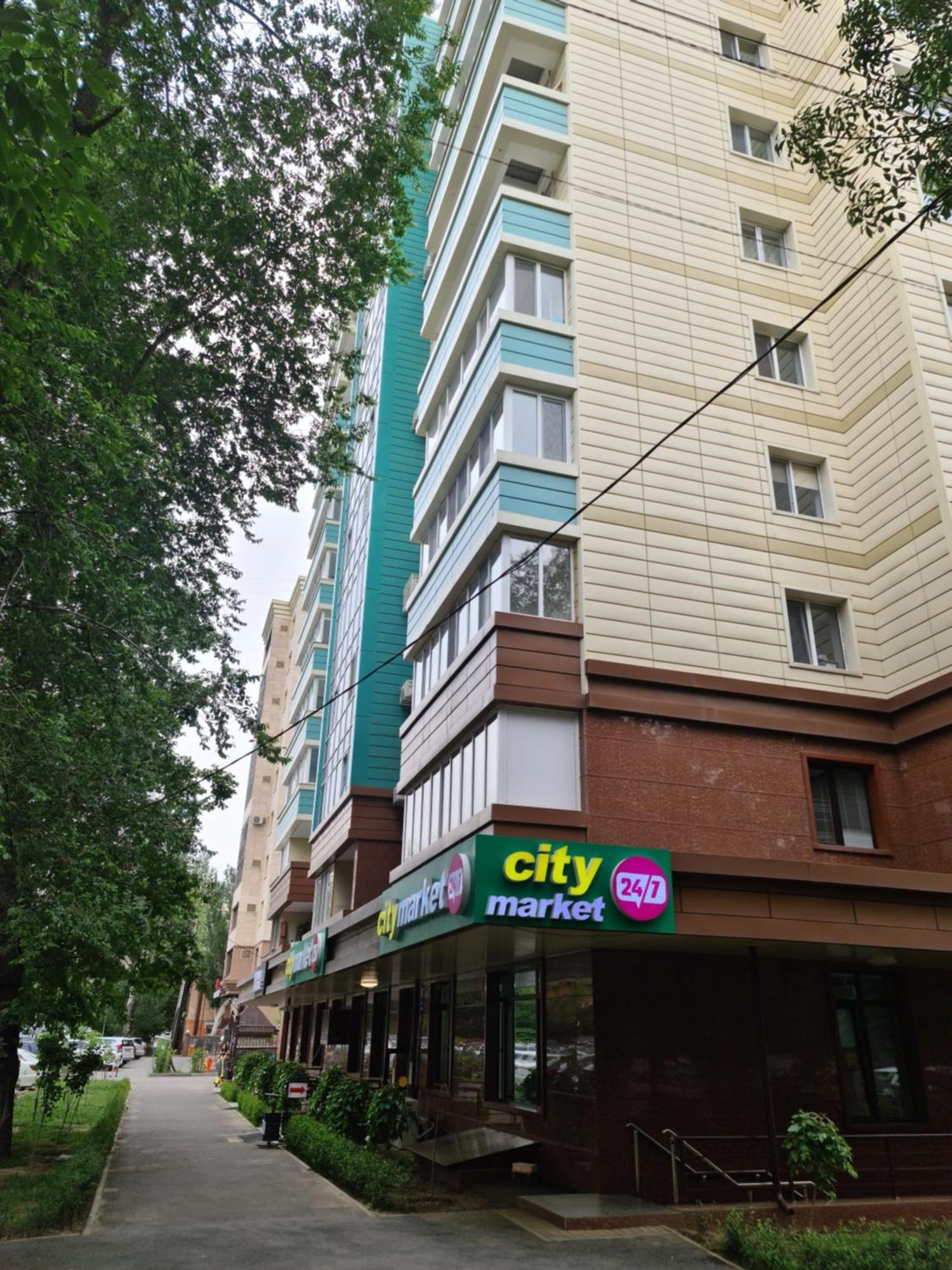 Новый Жк В Самом Центре Города 阿拉木图 外观 照片