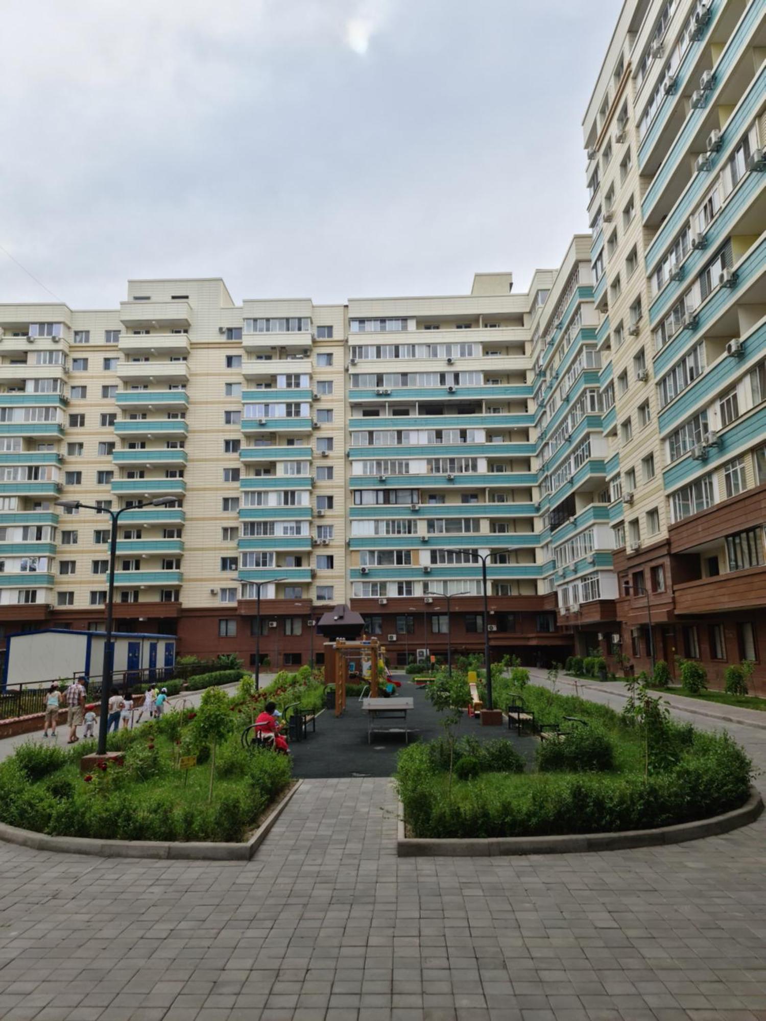 Новый Жк В Самом Центре Города 阿拉木图 外观 照片