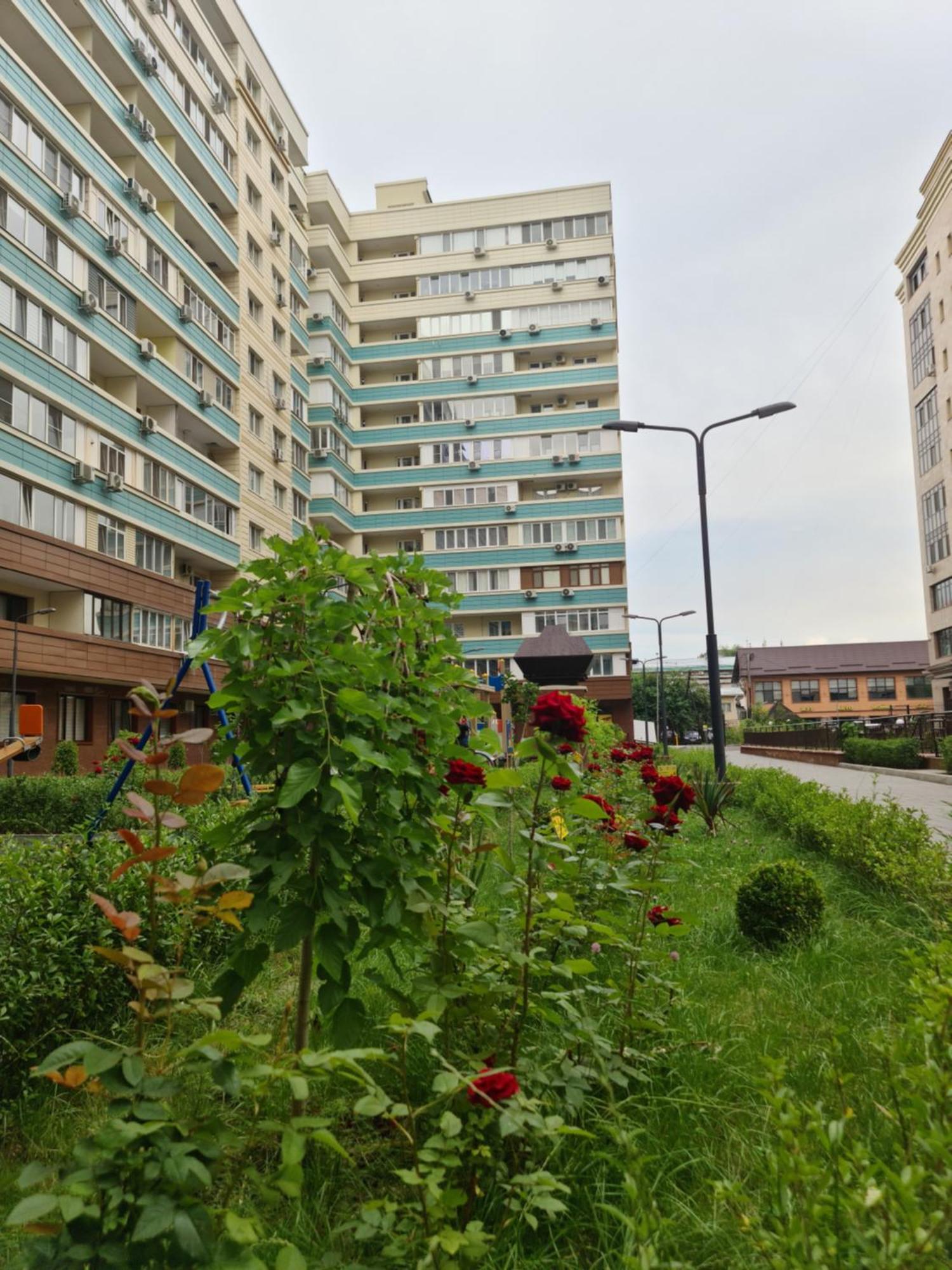 Новый Жк В Самом Центре Города 阿拉木图 外观 照片